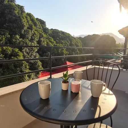 Guney By Safiya アパート