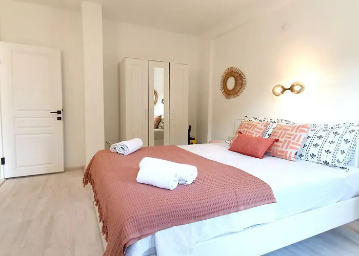 Guney By Safiya Гёчек