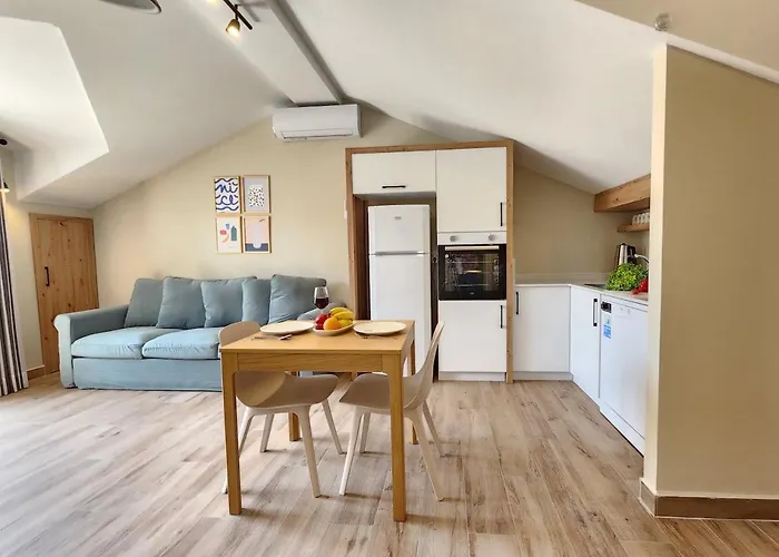 غونيه سويتس باي سافيا * غوجيك