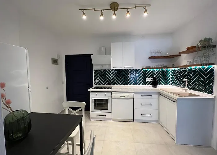 Guney By Safiya Göcek