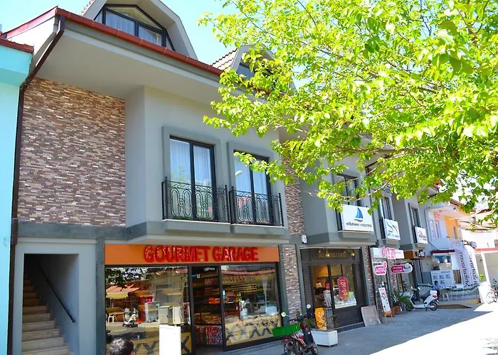 Guney By Safiya 교젝